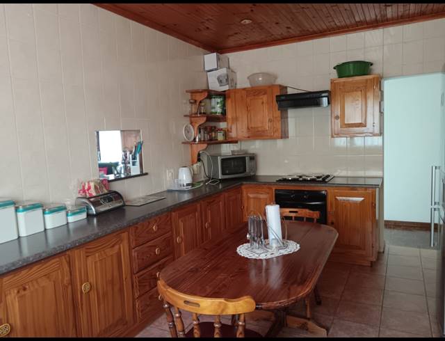 4 BEDROOM HOUSE FOR SALE IN WOODLANDS